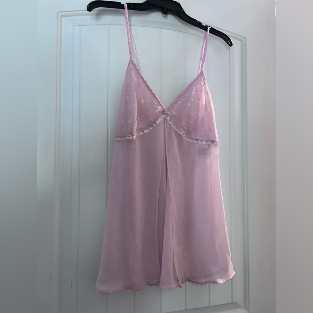 ☀️3/$15☀️ Valerie Stevens Light Pink Sheer Lace-Trim Slip